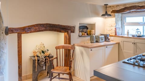 Kitchen, Cotswold Way Cottage, Bolthole Retreats