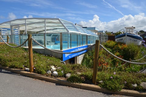 Indoor pool, outdoor pool