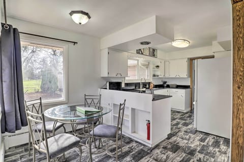 Kitchen | Blender | Coffee & Snacks