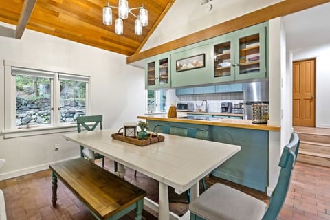 Large table and pass through kitchen makes is easy to serve your favorite meals!