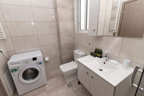 Well-equipped modern bathroom