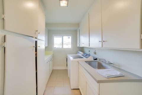 Laundry Room | Washer & Dryer