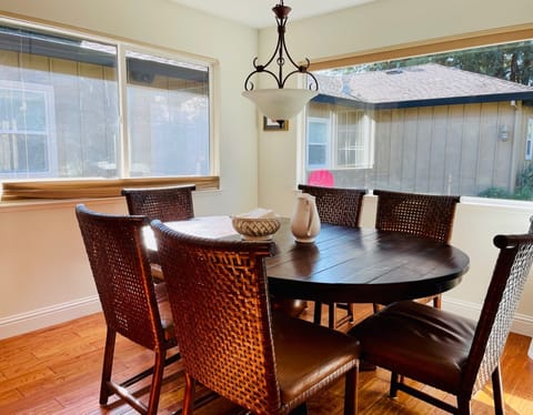 Dining area off the kitchen