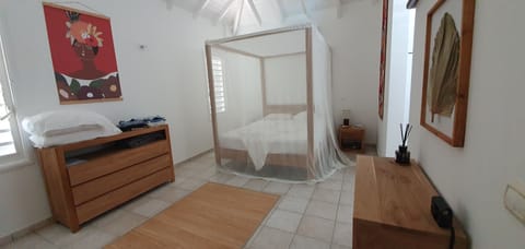 4 bedrooms, in-room safe, desk, iron/ironing board