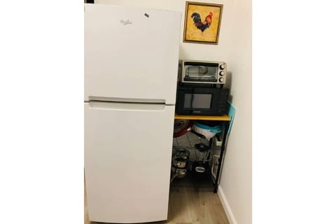 Fridge, microwave, coffee/tea maker, electric kettle