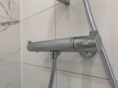 Hand-held showerhead