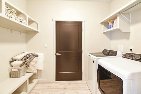 Large laundry room for guest comfort