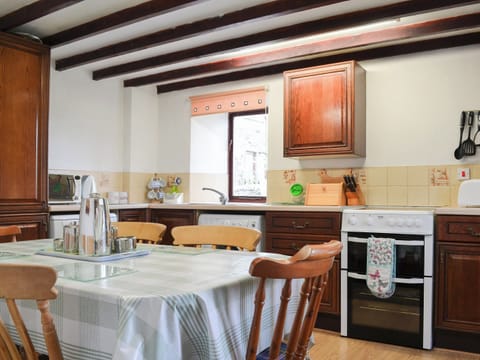 Traditional farmhouse kitchen/diner | Yarker Lane Cottage, Mickleton, near Barnard Castle