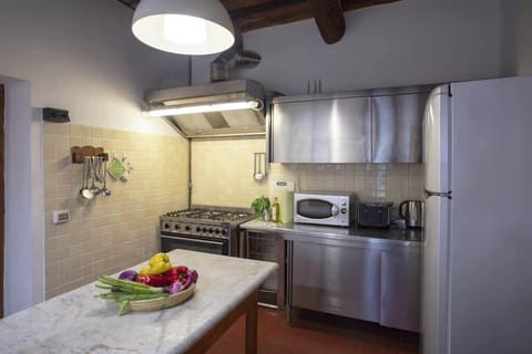 Well equipped kitchen