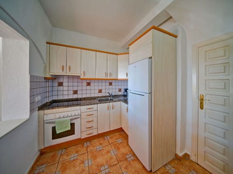 Cloud, Sky, Building, Water, Property, Furniture, Azure, Swimming Pool, Plant, Outdoor Furniture