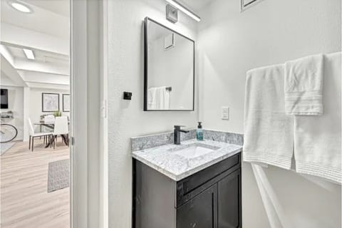 Combined shower/tub