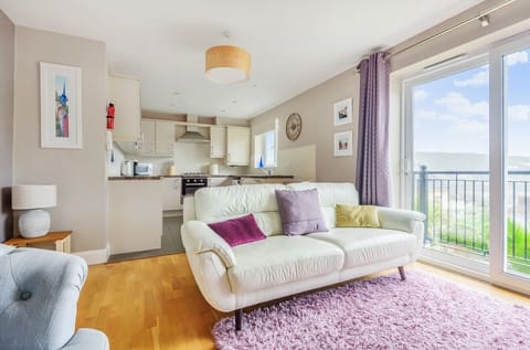 Open plan living/kitchen