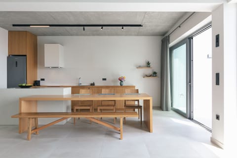 Dining table comfortably seats up to 6 guests