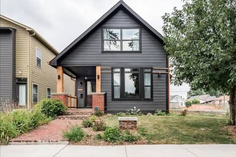 Fully Remodeled 3,000 square foot house minutes from Downtown Indy