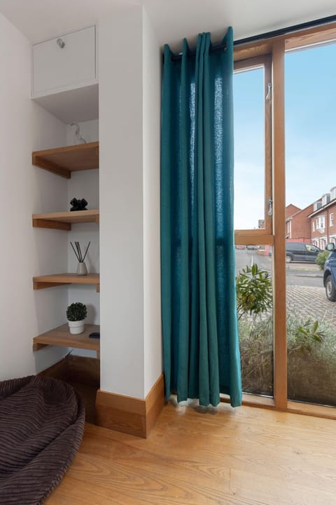 Living Room / Lounge