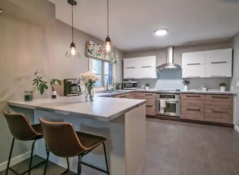 Kitchen and dining room 