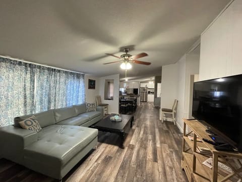 f10a9211-ea13-48cb-9dfb-cffd26823cc9