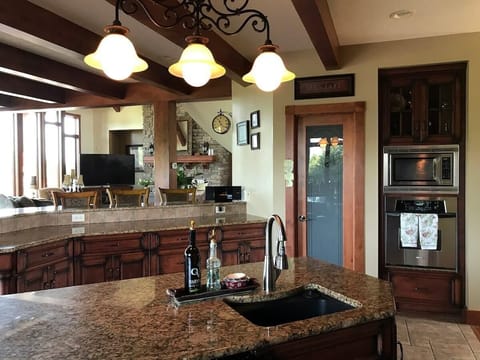 Kitchen - outfitted with all implements to prepare a gourmet feast!