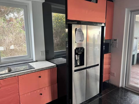 c38093e3-924a-40a1-b0e3-50bc03ca7e84