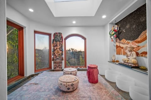 Meditation Room and Sound Bowls (1)