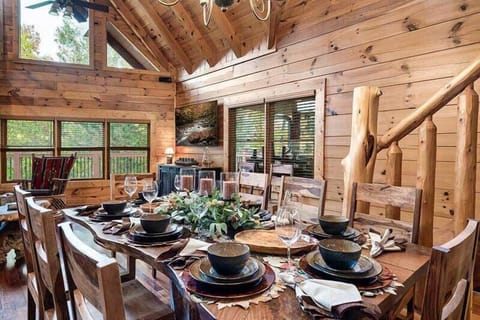 Vacation Cabin Dining Room