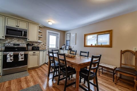 Dining Table- 6 Seats