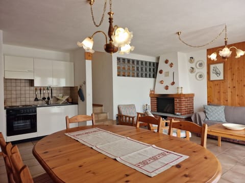 Table, Furniture, Picture Frame, Cabinetry, Chair, Wood, Interior Design, Couch, Lighting, Drawer