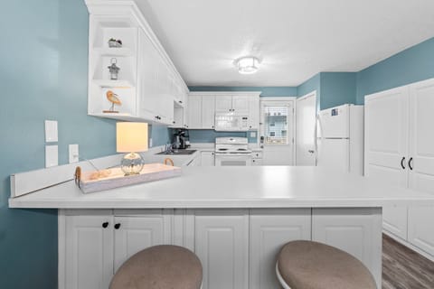 Cook with ease in our fully equipped kitchen, stocked with everything you need! 🍳✨