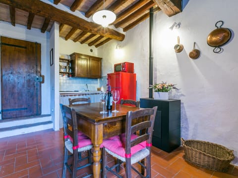 Flower, Plant, Sky, Plant Community, Ecoregion, Nature, Botany, Land Lot, Fence, Vegetation