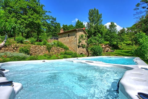 Building Exterior, Hot Tub, Outdoor, Pool