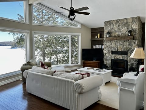 Great Room Overlooking the Lake