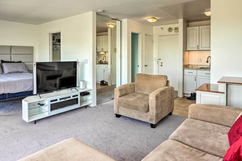 Emeryville Vacation Rental | Studio | 1BA | 432 Sq Ft | Step-Free Access