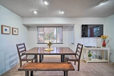 Dining Area | Dishware/Flatware Provided