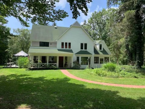 Back view (enter from back)