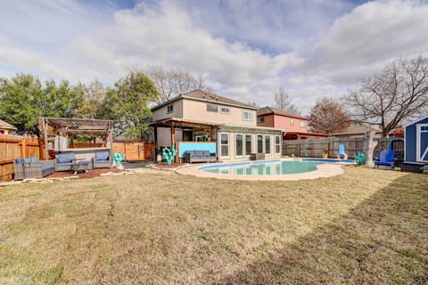 New Braunfels Vacation Rental | 3BR | 2.5BA | 1,780 Sq Ft | Stairs Required