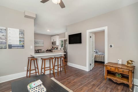 Downstairs unit living area. Note: The futon has been replaced with a more comfortable/larger, queen sleeper sofa(sleeps up to 2).