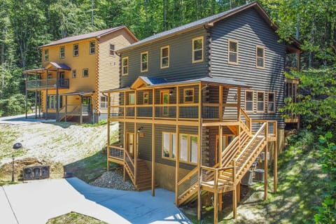 Twin Peeks-Lefty & Righty