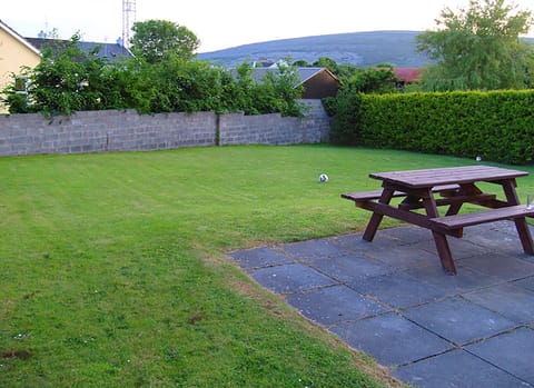 Burren Seaside Lodge, Coastal Holiday Accommodation Available in Ballyvaughan, County Clare