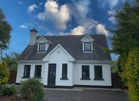 Burren Seaside Lodge, Coastal Holiday Accommodation Available in Ballyvaughan, County Clare