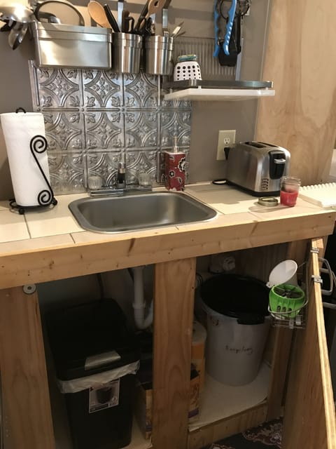 Fridge, microwave, coffee/tea maker, electric kettle