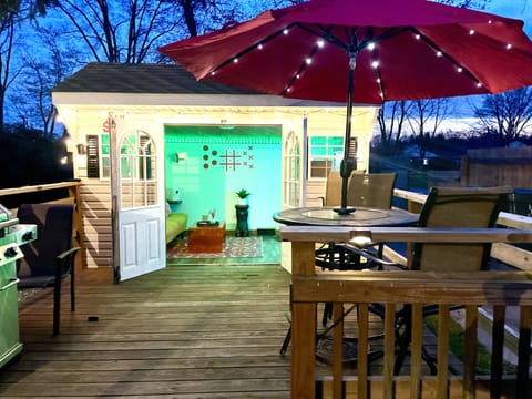 Sheshed Backyard Patio with grille 