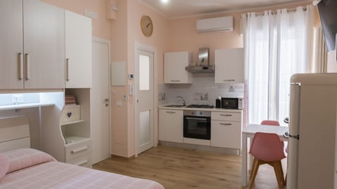 1 bedroom, in-room safe, iron/ironing board, free WiFi