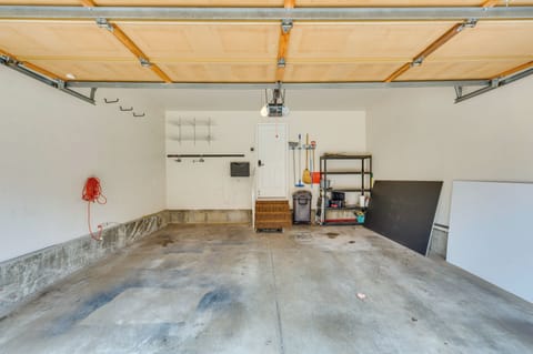 Parking | Garage (2 Vehicles)