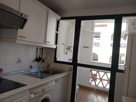 Independent kitchen. Equipped. Doña Lola. Calahonda