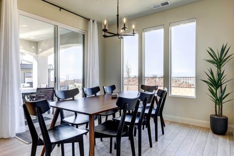 Dining Room | Dishware & Flatware | High Chair