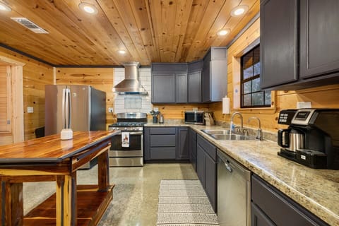 Combination regular drip/Keurig coffee machine