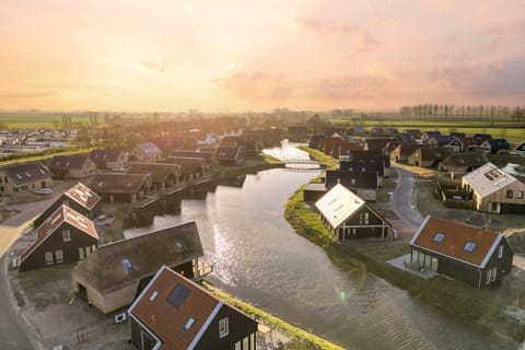 Immediate Surroundings [summer] (&lt;1 km)