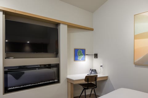 1 bedroom, in-room safe, desk, free WiFi