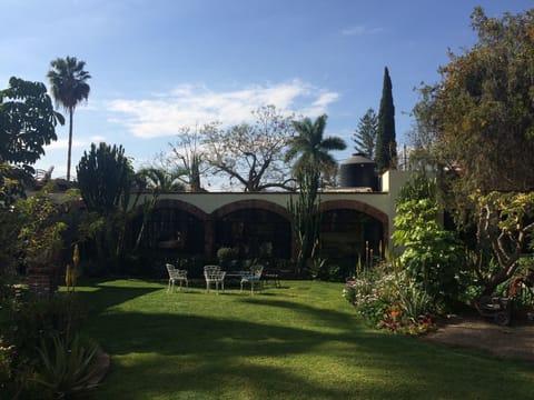 View to House in backyard