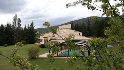 b570f628-26e6-4c50-b23c-ccd647ee99c9